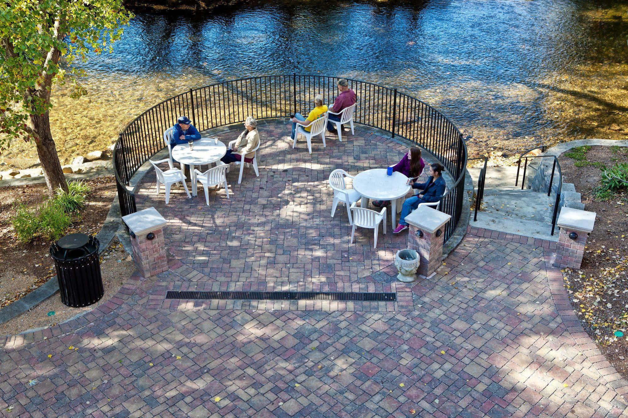 Helendorf River Inn, Suites & Conference Center 외부 사진